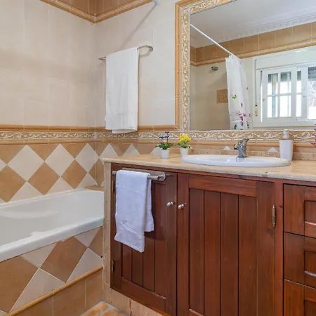 3 Bedroom Stunning In Chiclana De La Fronter