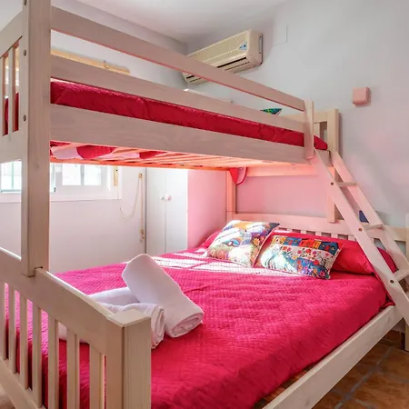 Holiday home 3 Bedroom Stunning In Chiclana De La Fronter